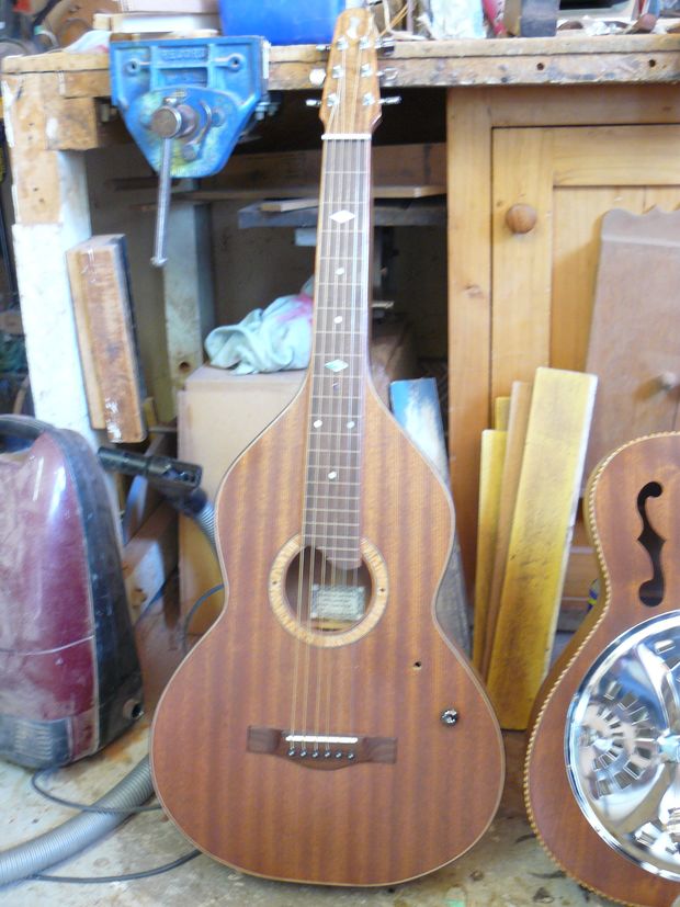 Luthier